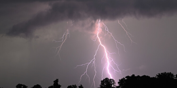 More severe weather possible for Southeast Wisconsin Monday evening