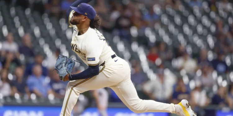 Peralta pitches 6 scoreless innings, Contreras homers as Brewers beat Giants 5-3