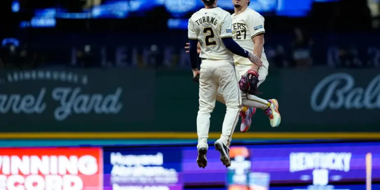 Brewers rally from early deficit to beat Dodgers