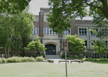 Power outage closes Whitefish Bay elementary school