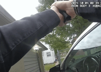 BODYCAM FOOTAGE: Milwaukee officers kill armed suspect after helping 3 victims escape