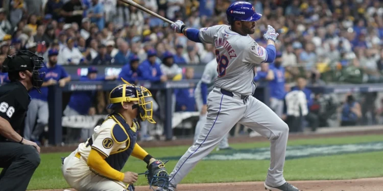 Mets continue wild ride with 8-4 win over Brewers in playoff opener