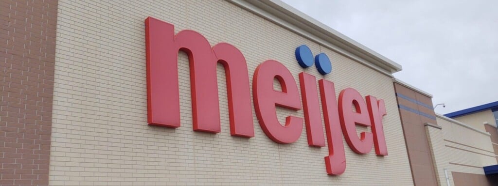 Police shoot armed suspect after a hostage situation at Waukesha Meijer