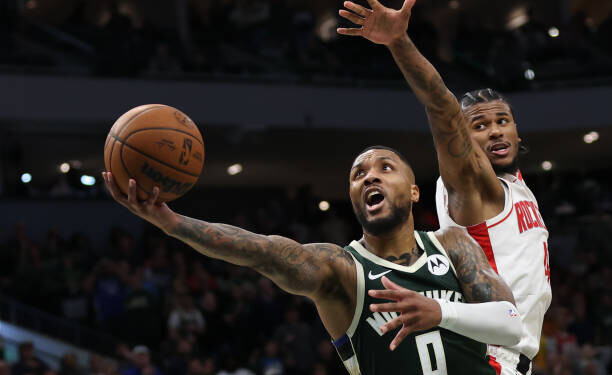 Lillard’s late game heroics lifts Bucks to 101-100 win over Rockets