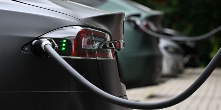 City of Milwaukee receives grant to build electric vehicle charging network