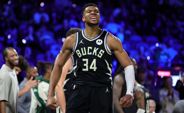 Giannis scores 30 in his return as Bucks overcome sluggish start in 120-112 win over Pacers