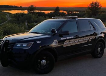 1 person is dead, 6 injured including children after a crash in Beaver Dam