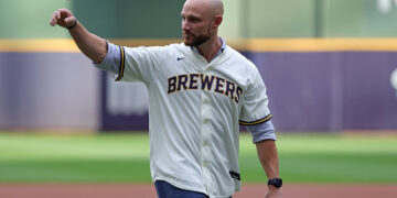 Former Brewers All-Star Jonathan Lucroy remembers Bob Uecker as Milwaukee icon & prankster — Wis. Midday News