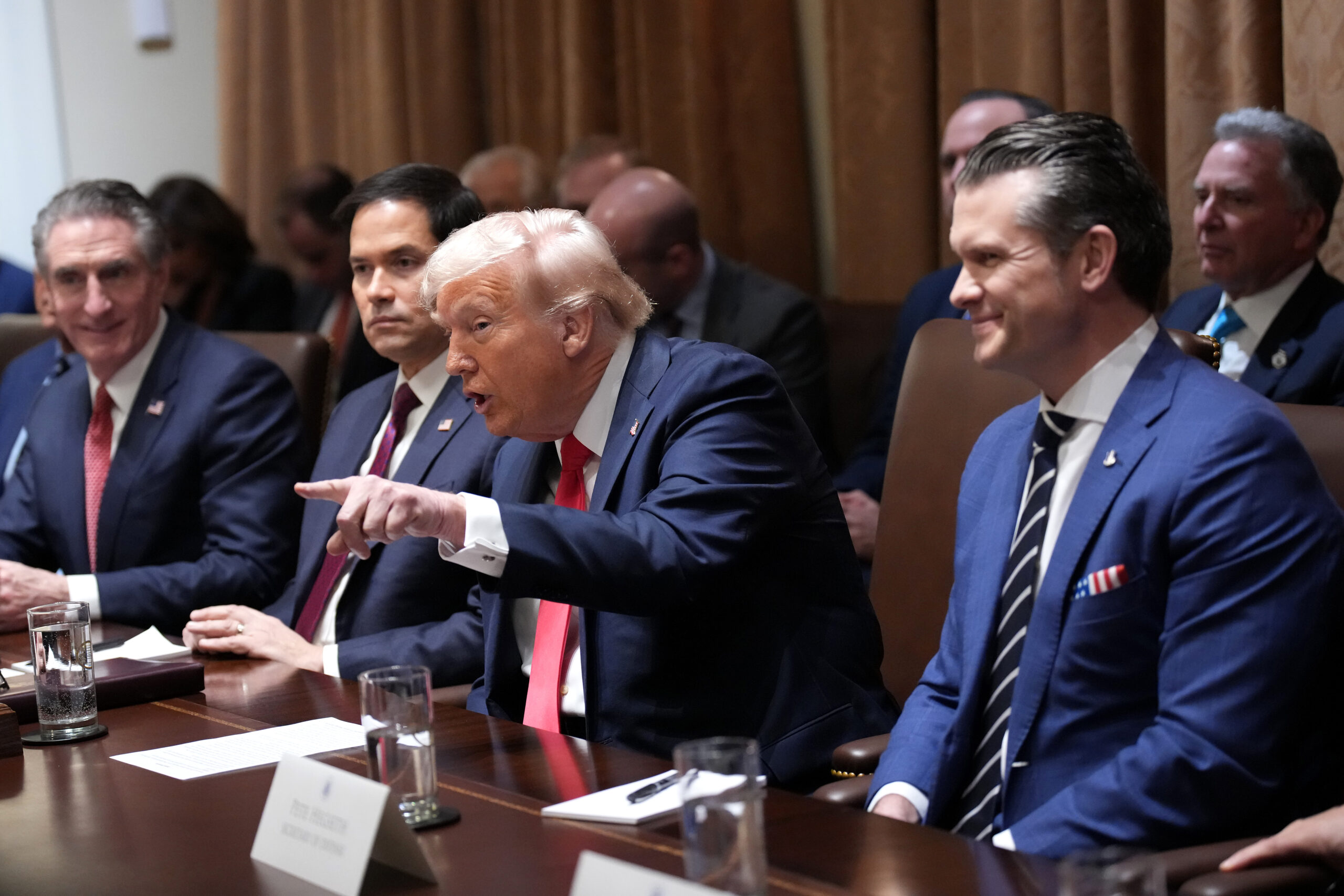 Trump holds first Cabinet meeting with Musk in attendance - WTMJ