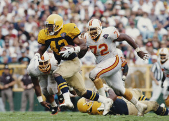 Former Packers running back charged with operating dog fighting ring