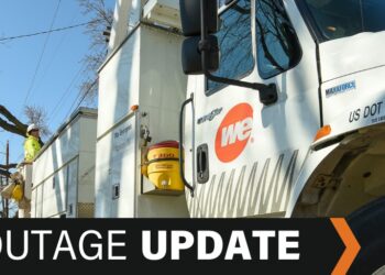 UPDATE: High winds causing power outages across Milwaukee