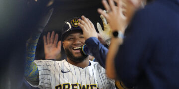 Jackson Chourio homers twice in Brewers 8-2 win over the Reds