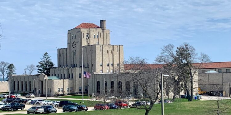 Milwaukee water quality generally exceeds state and federal standards, infrastructure receives low grades