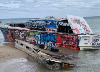 EXCLUSIVE: Milwaukee County stepping in to remove abandoned boat “Deep Thought”