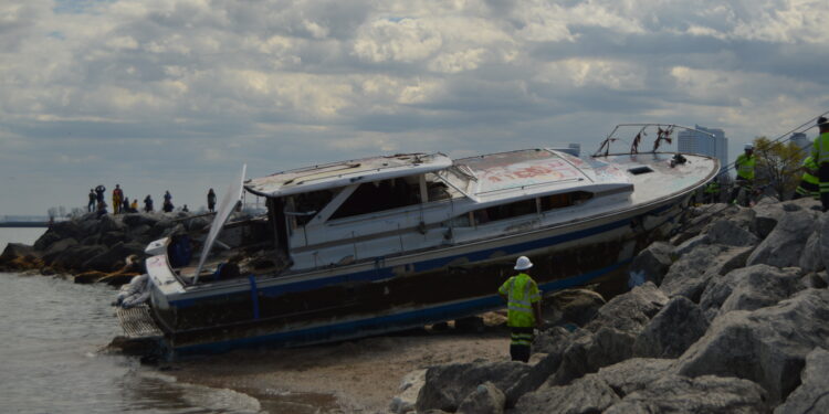 Capturing the removal of “Deep Thought” from the Milwaukee lakefront
