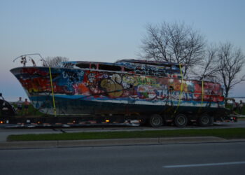 Capturing the removal of “Deep Thought” from the Milwaukee lakefront