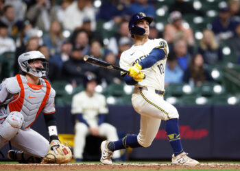 Three Homers Power Brewers to 5-2 Series-Clinching Win Over Slumping Orioles