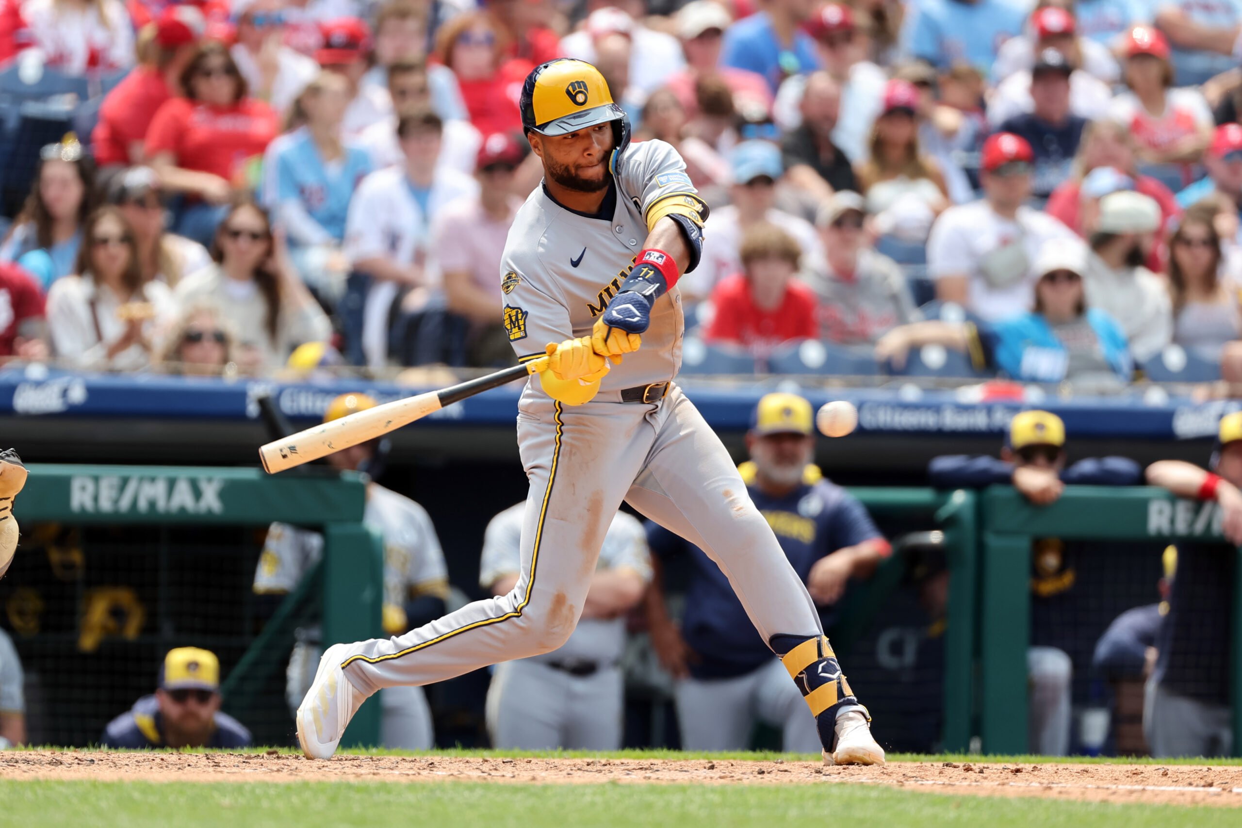 The Brewers win 5-2 to sweep the Phillies