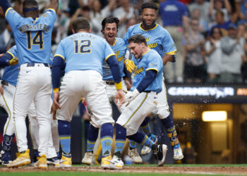Caleb Durbin hits a walk-off homer to give the Brewers 4-3 victory over the Padres