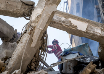 Israeli strikes kill Iran’s top military leaders and prompt retaliation