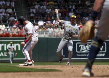 Brewers Shut Twins Out 9-0 to Clinch Series Victory in Minneapolis