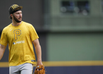 Paul Skenes a ‘good model for Misiorowski to follow’ says Pat Murphy