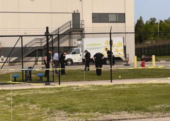 Suspect flees after shots fired at FedEx facility in Menomonee Falls