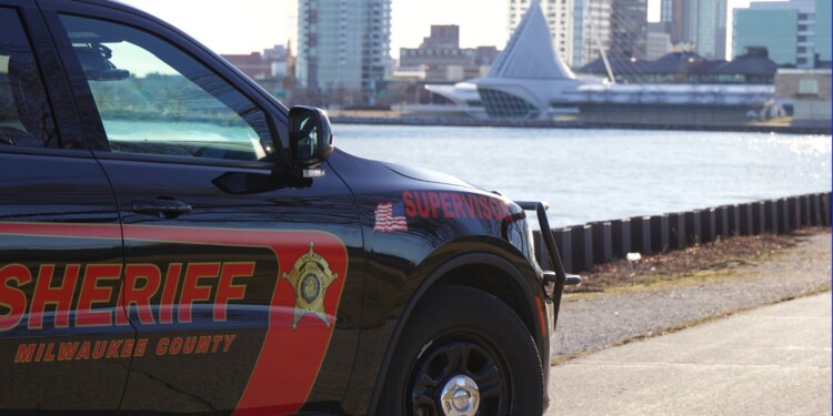 A motorcycle crash on the Hoan Bridge leaves 1 dead