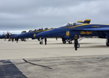 Blue Angels arrive in Milwaukee for WaterStone Bank Air and Water Show