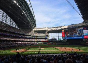 Keon Broxton Wins Brewers Alumni Home Run Derby Celebrating 25 Years of American Family Field
