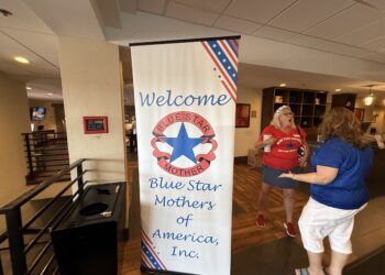 Military moms from across the U.S. unite in Milwaukee for support and service