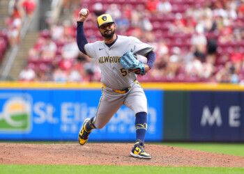 Reds end Brewers’ franchise-record, 14-game winning streak on Hays’ bases-loaded hit in the 10th