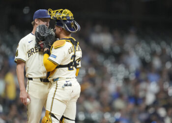 Brewers Go 1-for-12 with Runners in Scoring Position, Come Up Short to Diamondbacks 3-2