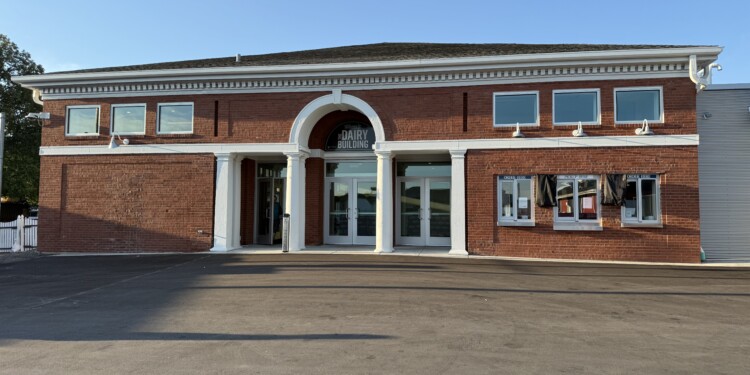 Cream Puff drive-in gives fans a second chance after flooded final fair day