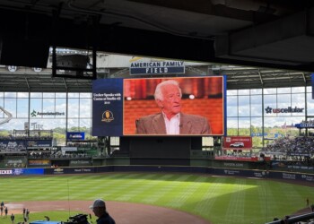 Brewers honor Bob Uecker with celebration at American Family Field