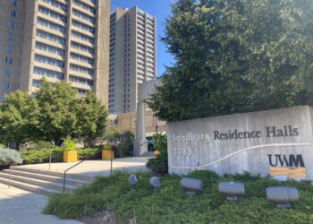 Thousands of new students move into UW-Milwaukee student housing