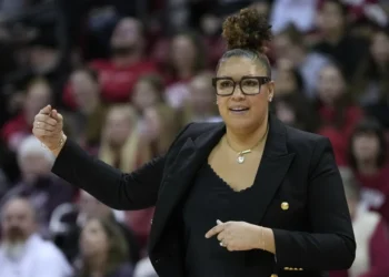 Ex-Wisconsin players say in lawsuit that former coach Marisa Moseley psychologically abused them