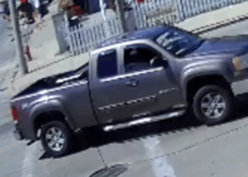 Deadly hit-and-run Milwaukee police search for driver near 35th and Greenfield