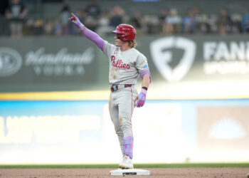 Wild Labor Day Affair Ends in Phillies Comeback 10-8 Victory Over Brewers to Begin Key Series