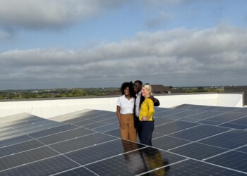 Milwaukee County unveils new solar panels at Coggs building