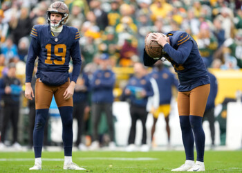 Rico Dowdle’s big day and Ryan Fitzgerald’s big kick give Panthers 16-13 win over Packers