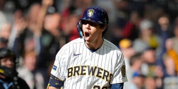 Christian Yelich’s three-run homer caps off comeback 9-7 win as Brewers sweep White Sox