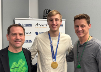 Olympic Gold Medalist Jordan Stolz joins Vince Vitrano & Erik Bilstad on Wisconsin's Morning News live in studio, March 17, 2026 (Photo: Elisabeth Montemurro)