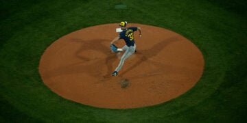 Misiorowski’s strong start falls apart in 6th, Red Sox even series at Fenway with 3-2 victory