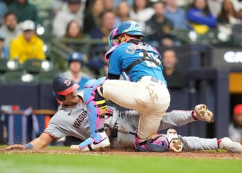 Nationals score four in the 9th to take series opener over Brewers in Milwaukee 7-3