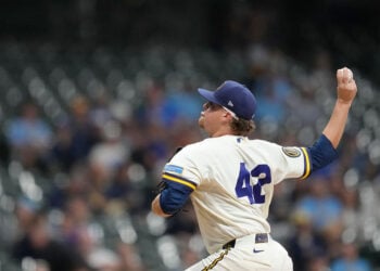 Brewers end six-game losing skid by scoring two in the 8th, winning 2-1 to even series against Toronto