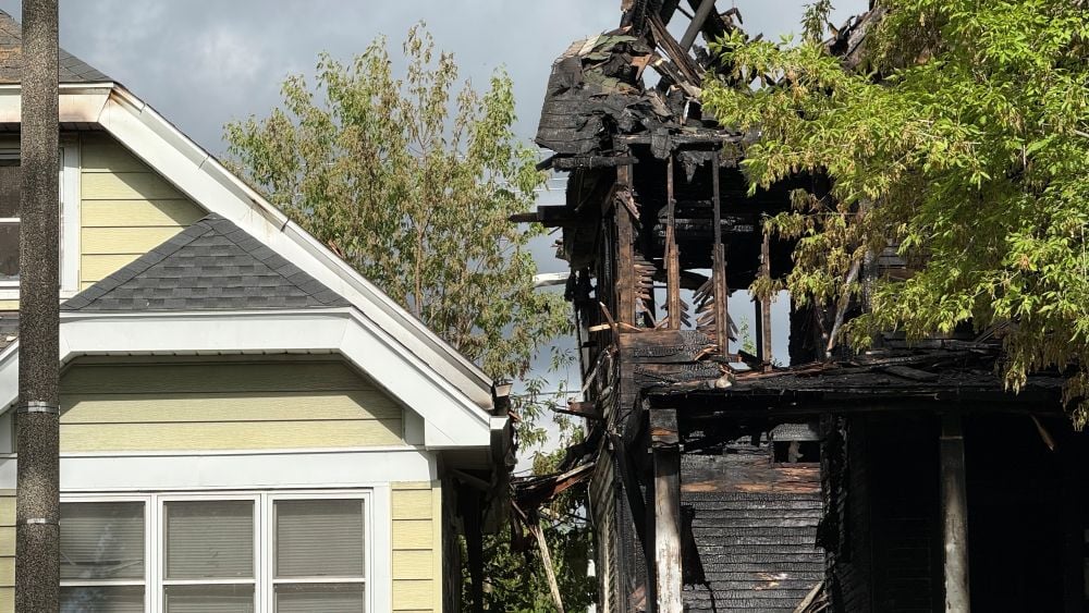 Fire damages 3 homes on Milwaukee's north side - WTMJ
