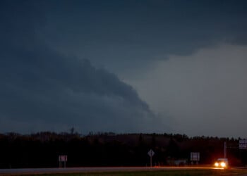 ELKHORN WISCONSIN - APRIL 17: A lowering storm cloud along an interstate on April 17, 2026 in Elkhorn, Wisconsin. The storms that passed through the area were part of a strong system that produced tornadoes in several Midwestern states. (Photo by Jeffrey Phelps/Getty Images)