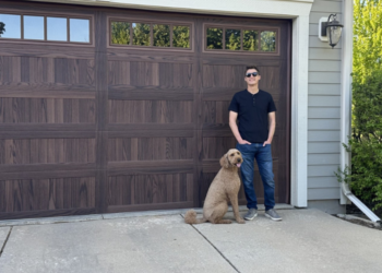 garage door erik dog