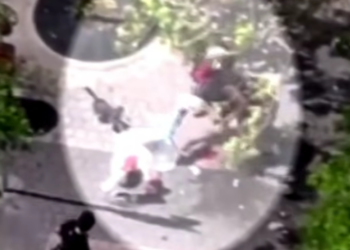 Man saves lady from stabbing